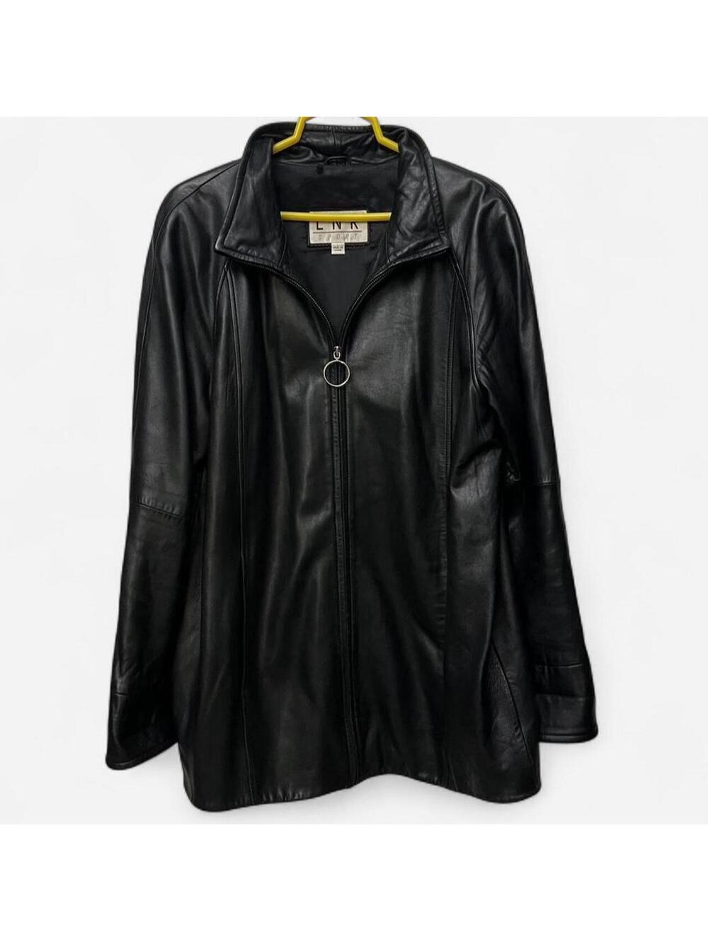 LNR sport Black leather jacket with zipper closure